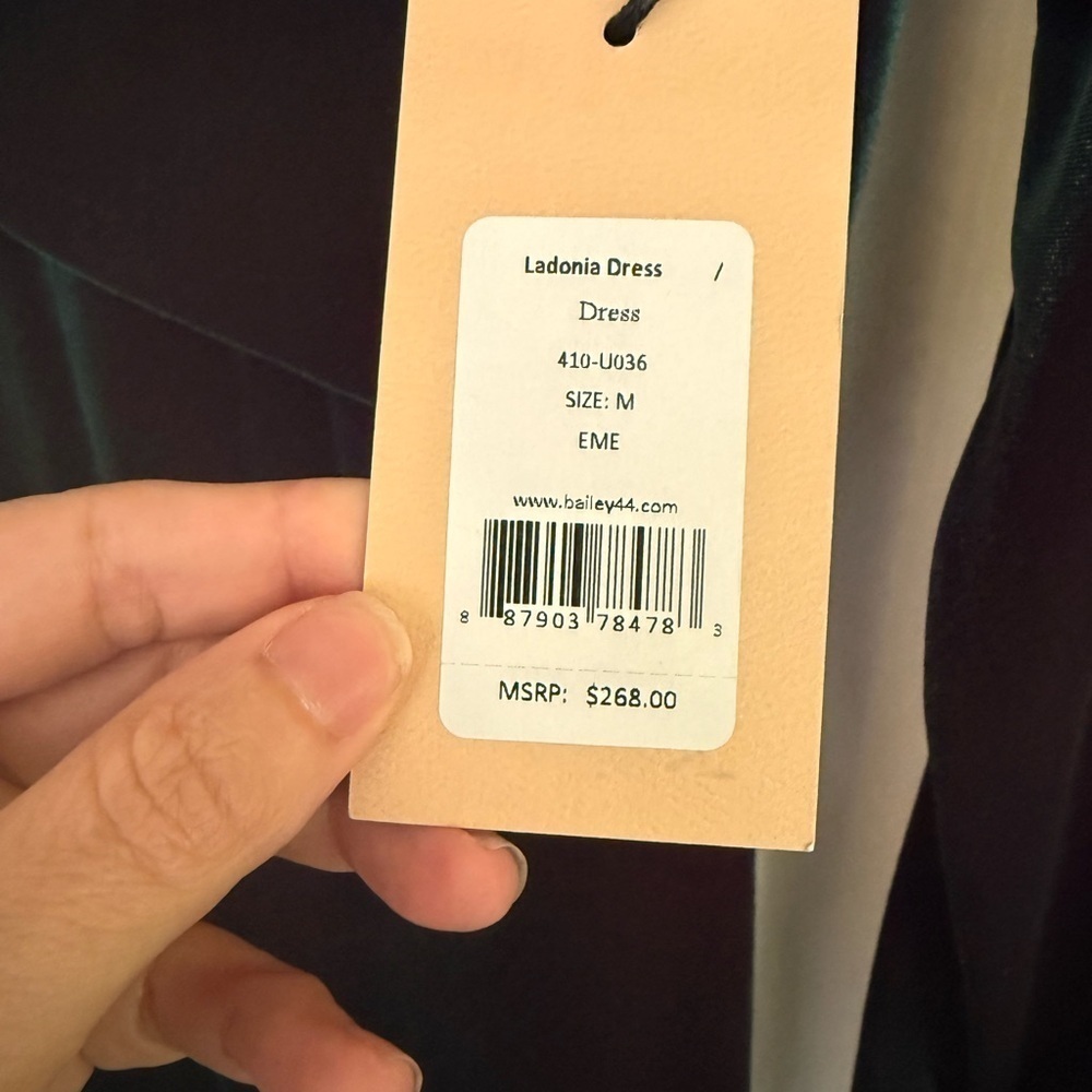 NWT Bailey 44 Emerald Green Ladonia Velvet Long Sleeve Dress Size Medium - Picture 4 of 6